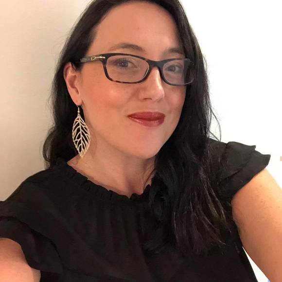 Meet your Posher, Erin - Picture 1 of 1